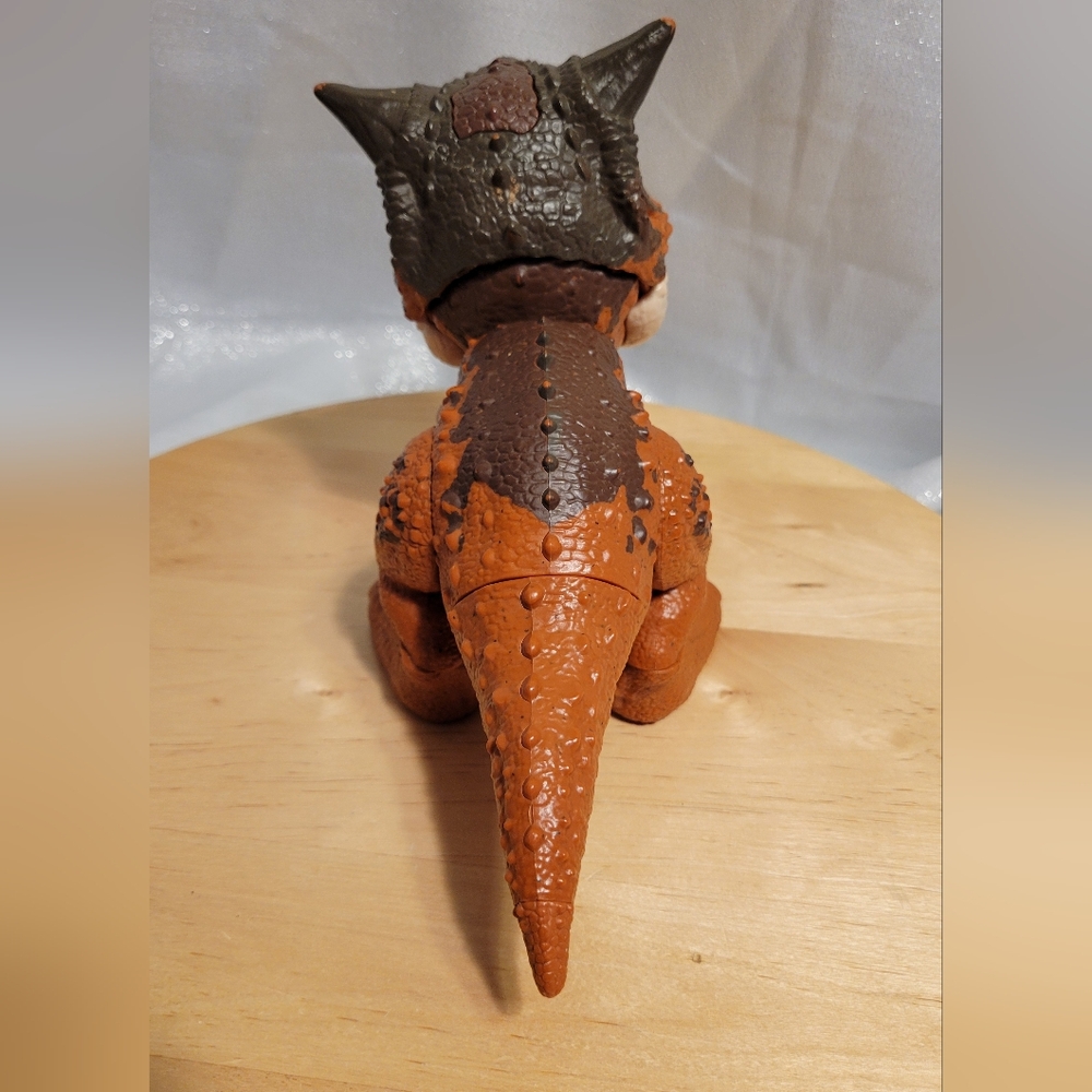 Jurassic World Camp Cretaceous Action Figure, Chompin Carnotaurus Toro Dinosaur - Picture 9 of 12
